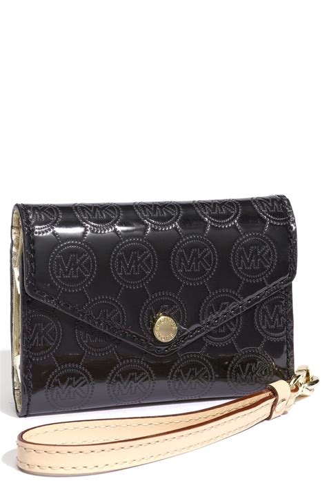 iphone 6 plus wristlet michael kors|Amazon.com: Michael Kors Iphone 6 Wristlet.